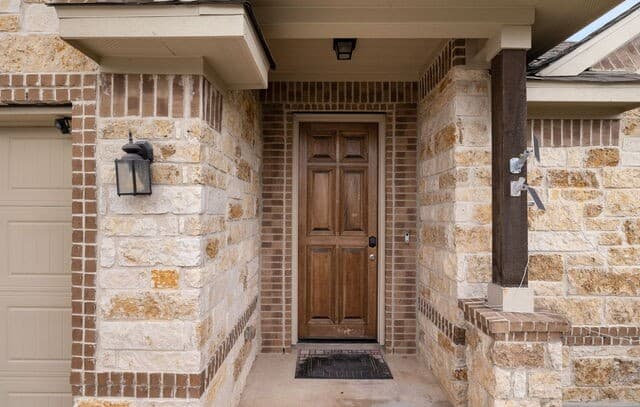 3-bedroom rental at 8331 Percheron Pass in San Antonio, TX — photo 3
