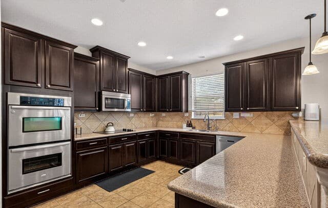 3-bedroom rental at 20715 Cape Coral in San Antonio, TX — photo 3