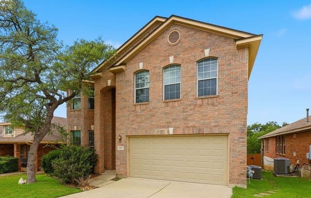 3-bedroom rental at 2227 Mountain Mist in San Antonio, TX — photo 2