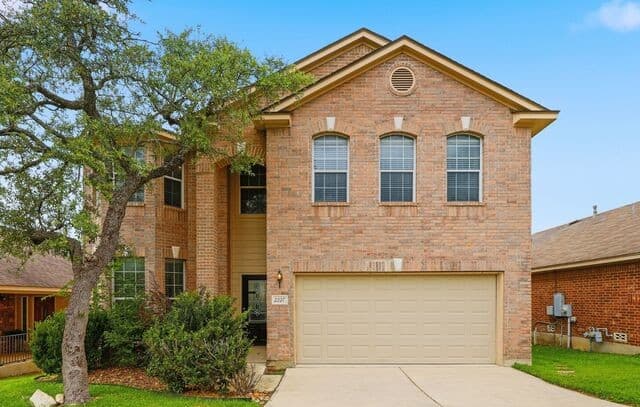 3-bedroom rental at 2227 Mountain Mist in San Antonio, TX — photo 3