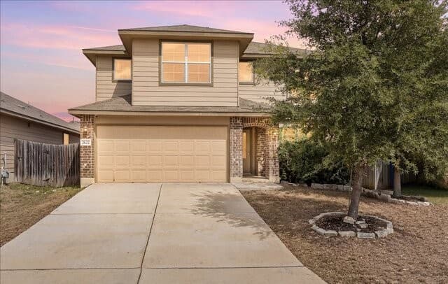 5-bedroom rental at 2622 Willow Pond in San Antonio, TX — photo 1