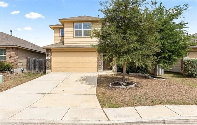 5-bedroom rental at 2622 Willow Pond in San Antonio, TX — photo 2
