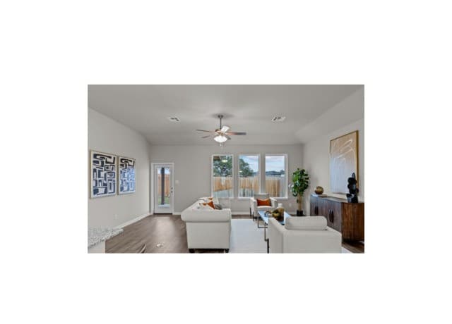 3-bedroom rental at 10622 Bricewood Park in San Antonio, TX — photo 2