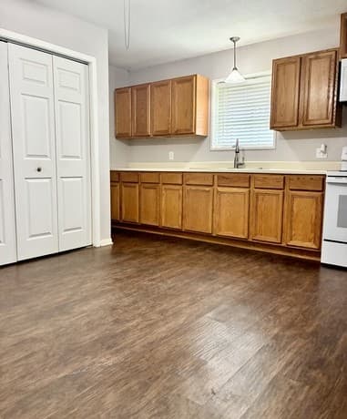2-bedroom rental at 1314 Commerce in Jourdanton, TX — photo 3