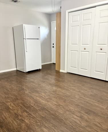 2-bedroom rental at 1314 Commerce in Jourdanton, TX — photo 4