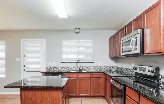 3-bedroom rental at 12006 Dove Rnch in San Antonio, TX — photo 4