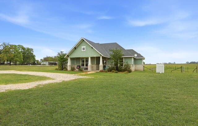 3-bedroom rental at 1302 Countryside Bnd in Fredericksburg, TX — photo 5