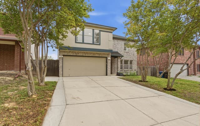 4-bedroom rental at 6339 Higbee Mill in San Antonio, TX — photo 2