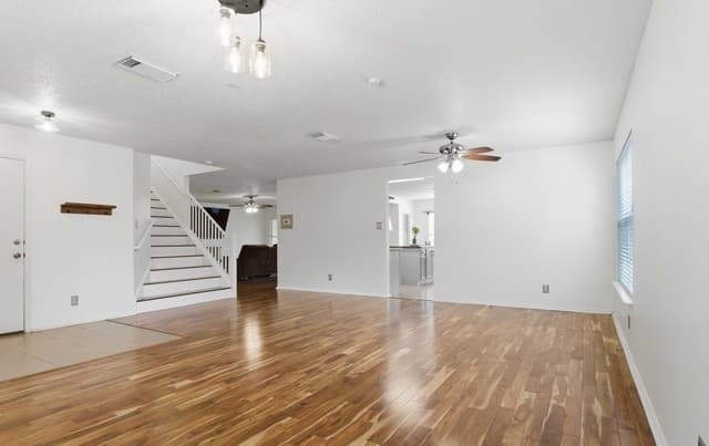 4-bedroom rental at 6339 Higbee Mill in San Antonio, TX — photo 5