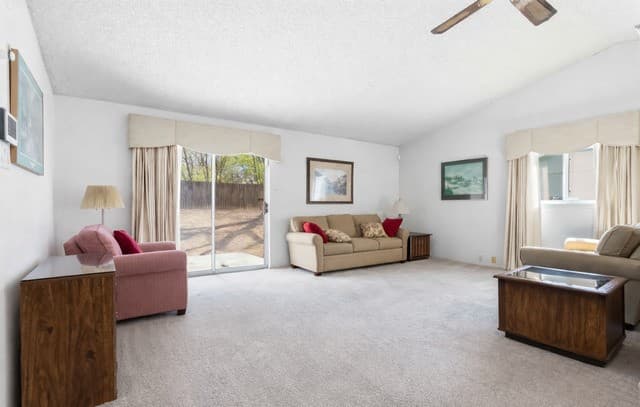 3-bedroom rental at 14422 Bluewood in San Antonio, TX — photo 5