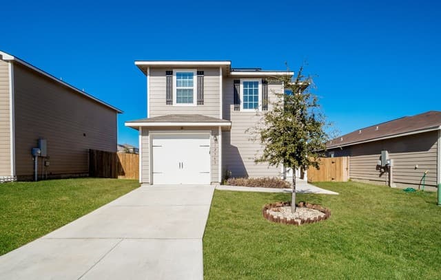 3-bedroom rental at 12363 Kirshner Way in San Antonio, TX — photo 1