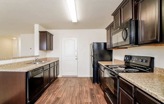 3-bedroom rental at 12363 Kirshner Way in San Antonio, TX — photo 4