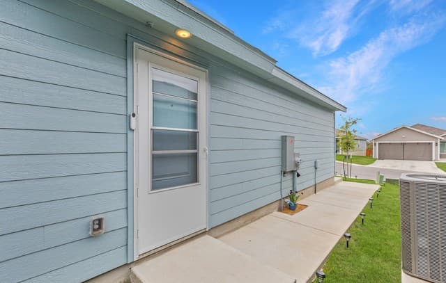 3-bedroom rental at 3746 Glade Creek in San Antonio, TX — photo 4
