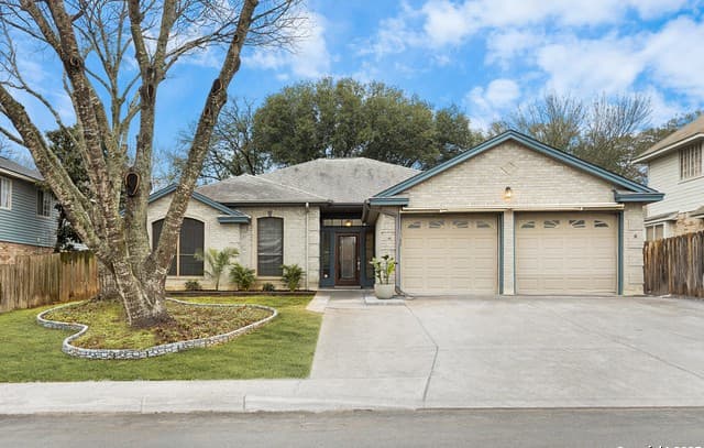4-bedroom rental at 5951 Spring Buck in San Antonio, TX — photo 1