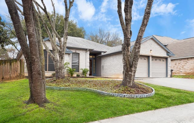 4-bedroom rental at 5951 Spring Buck in San Antonio, TX — photo 3