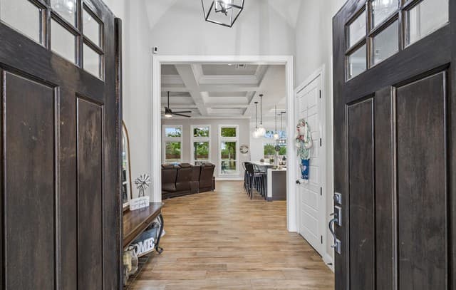 4-bedroom rental at 498 Double Gate Rd in Castroville, TX — photo 3