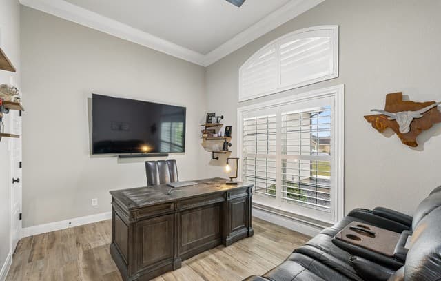 4-bedroom rental at 498 Double Gate Rd in Castroville, TX — photo 5