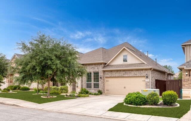 4-bedroom rental at 23107 Evangeline in San Antonio, TX — photo 3