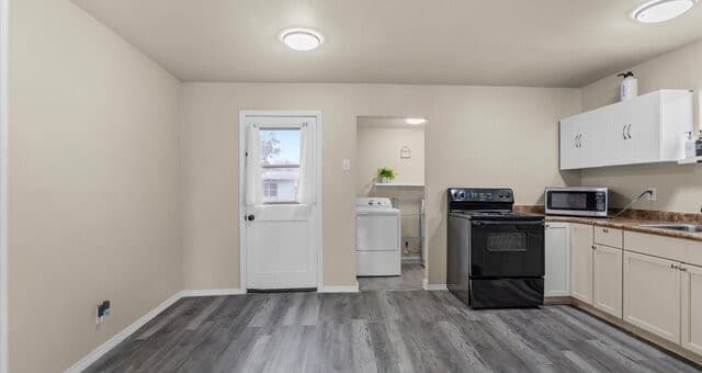 3-bedroom rental at 310 Aldama in San Antonio, TX — photo 3
