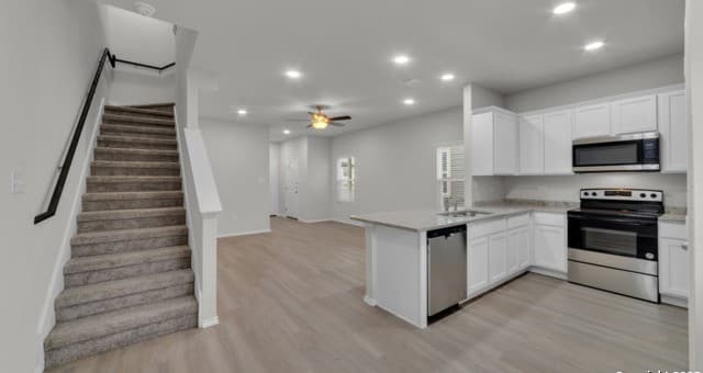 3-bedroom rental at 9034 Glen Shadow Unit 34 in San Antonio, TX — photo 2