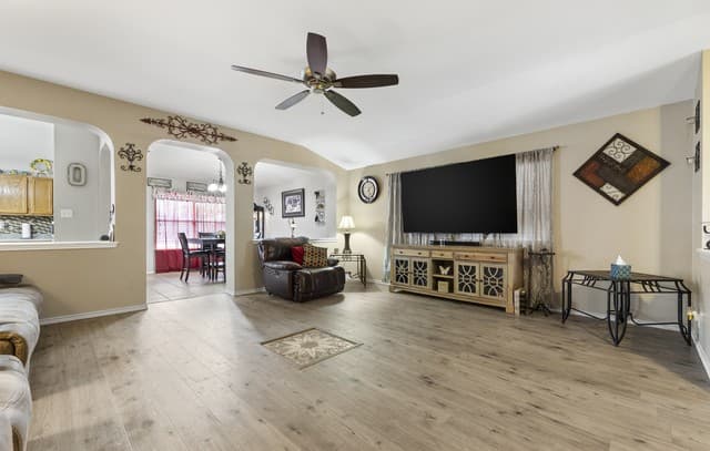 3-bedroom rental at 5330 Stormy Breeze in San Antonio, TX — photo 5