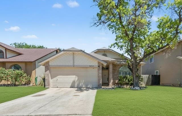 4-bedroom rental at 9634 Silver Moon in San Antonio, TX — photo 1