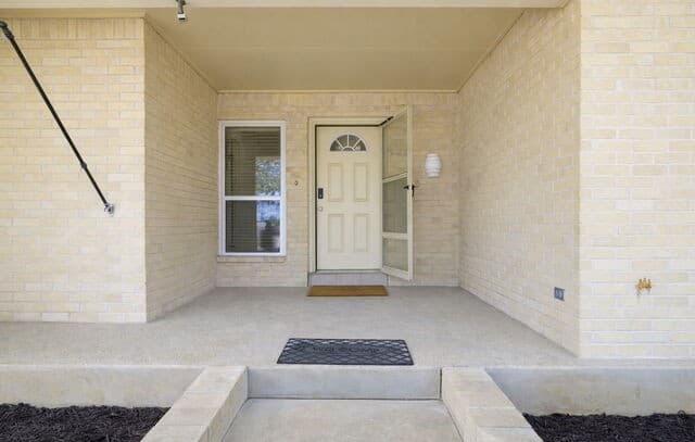 3-bedroom rental at 5838 Winterhaven Dr in Windcrest, TX — photo 3