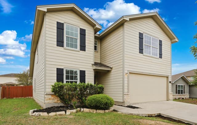 4-bedroom rental at 818 Three Wood Way in San Antonio, TX — photo 4