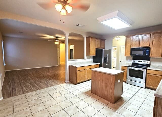 3-bedroom rental at 300 Eagle Flight in Cibolo, TX — photo 5