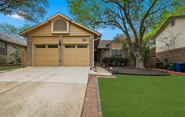 3-bedroom rental at 6326 Tally Gate in San Antonio, TX — photo 1
