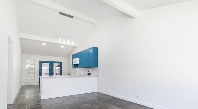 2-bedroom rental at 7006 Glen Pass in San Antonio, TX — photo 3
