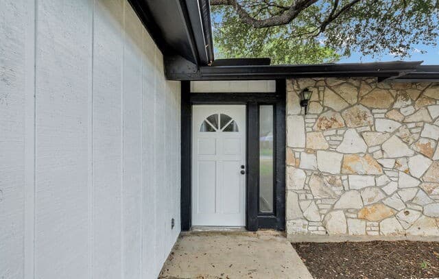 3-bedroom rental at 5915 Lake Champlain in San Antonio, TX — photo 4