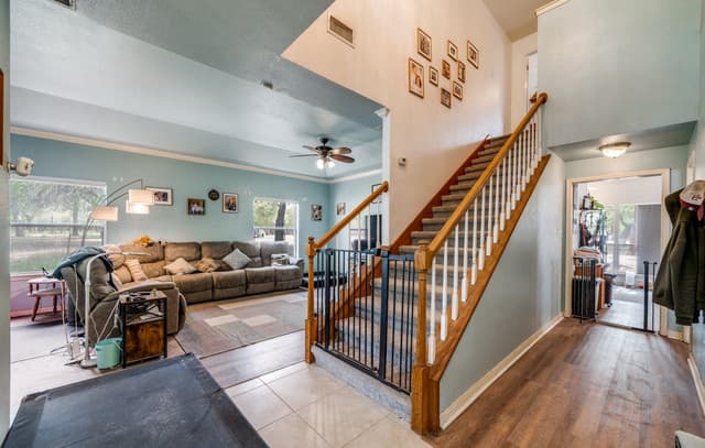 4-bedroom rental at 1855 Burr Oak Ln in Adkins, TX — photo 2