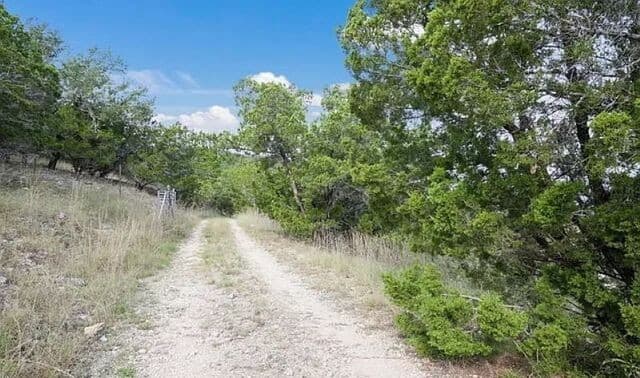 3-bedroom rental at 4211 Jennifer Nicole in San Antonio, TX — photo 5