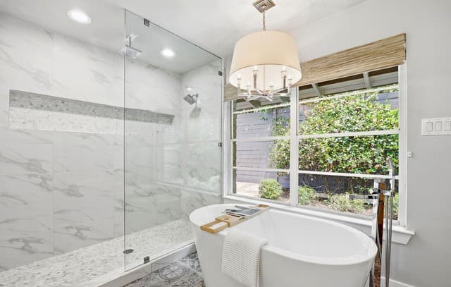 5-bedroom rental at 2203 Briarwood Dr in San Antonio, TX — photo 5
