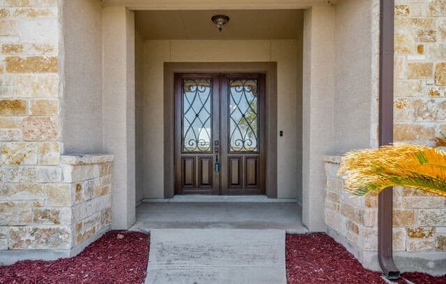 4-bedroom rental at 1001 Fm 471 in Castroville, TX — photo 4