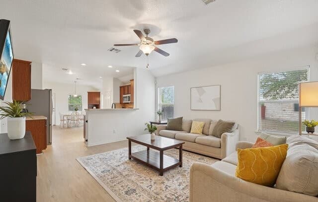 3-bedroom rental at 9025 Peridot in Schertz, TX — photo 5