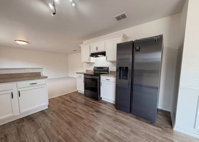 3-bedroom rental at 4731 Stable Holw in San Antonio, TX — photo 2