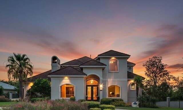 6-bedroom rental at 915 Campanile in San Antonio, TX — photo 2