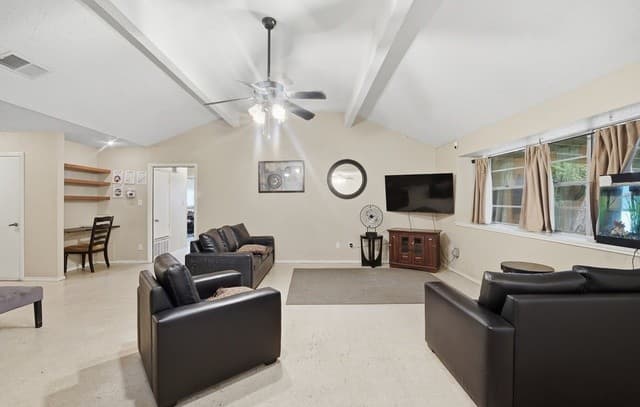 4-bedroom rental at 8730 Welles Hbr in San Antonio, TX — photo 2