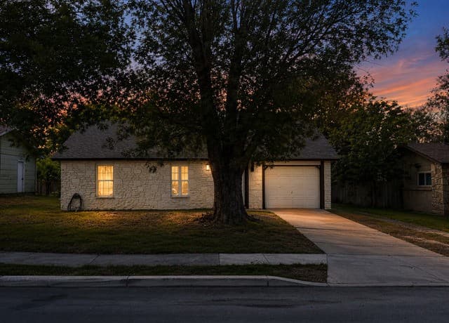rental at 4310 Avenida Prima in San Antonio, TX — photo 3