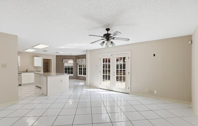 3-bedroom rental at 11214 Scarborough Ct in San Antonio, TX — photo 4