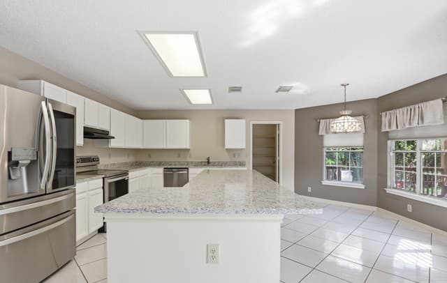 3-bedroom rental at 11214 Scarborough Ct in San Antonio, TX — photo 5