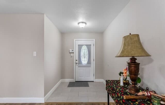 4-bedroom rental at 9238 Bowen Dr in San Antonio, TX — photo 4