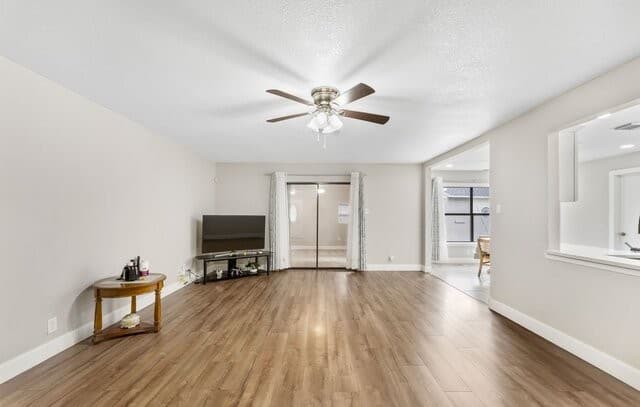 4-bedroom rental at 9238 Bowen Dr in San Antonio, TX — photo 5