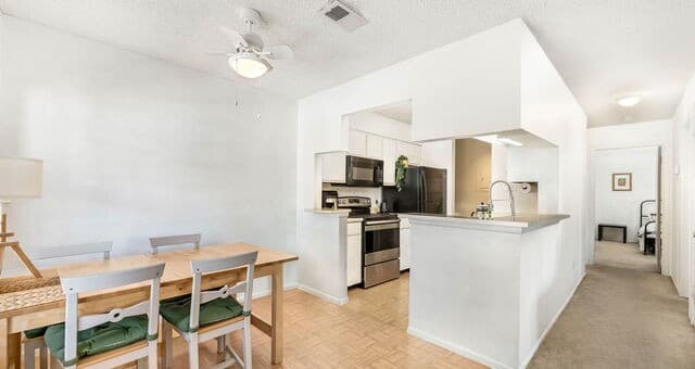 2-bedroom rental at 14343 Judson Rd Unit 1201 in San Antonio, TX — photo 3