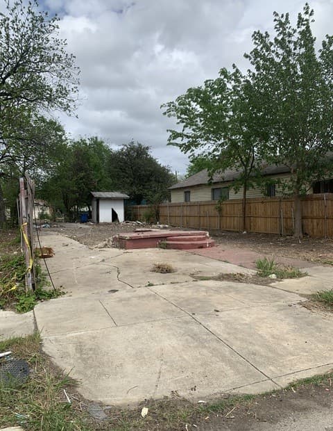 rental at 405 Frio City Rd in San Antonio, TX — photo 1