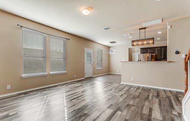 3-bedroom rental at 13611 Welsford in Live Oak, TX — photo 3