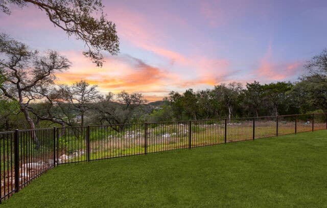 5-bedroom rental at 827 County Road 2801 E in Mico, TX — photo 5