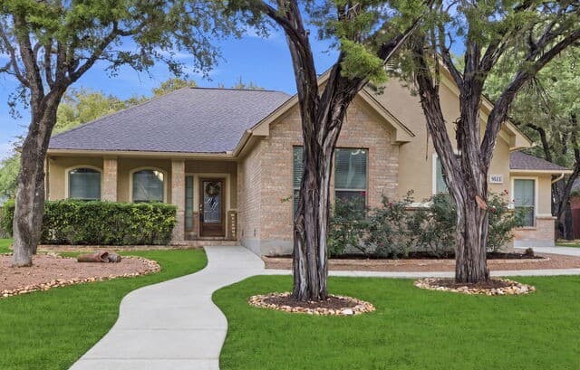 4-bedroom rental at 9511 Lesters Way in San Antonio, TX — photo 5